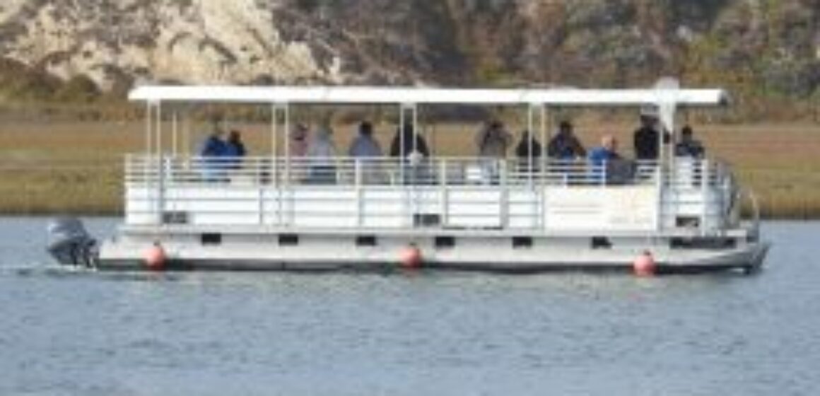 2017.11.15 FT UNB Pontoon Boat